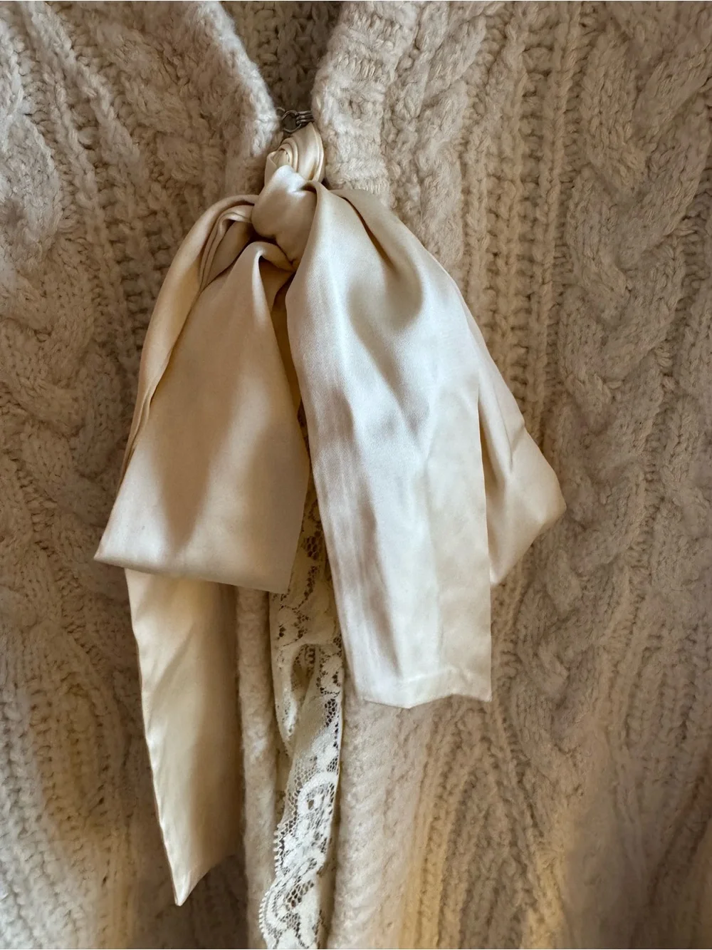 Anthropologie Open-Back Bow-Detail Chunky-Knit Sweater XL - Picture 6 of 11